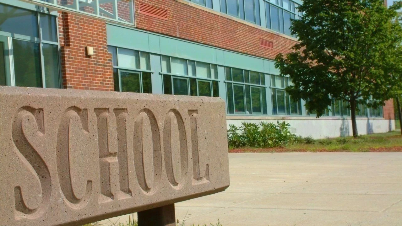 ਔਨਟਾਰਿਓ ਨੇ ਲੀਡਰਸ਼ਿਪ ਸੁਖਮਾਲਾ ਕਾਰਨ ਨੀਅਰ ਨਾਰਥ ਸਕੂਲ ਬੋਰਡ ਸੰਭਾਲਿਆ