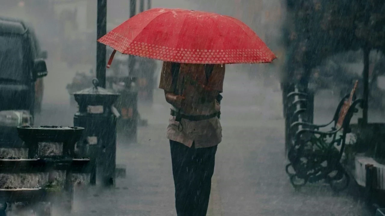 ਮੌਸਮ ਵਿਭਾਗ ਦਾ ਅਲਰਟ: ਅਗਲੇ 48 ਘੰਟਿਆਂ ਵਿੱਚ ਭਾਰੀ ਬਾਰਿਸ਼ ਤੇ ਠੰਢ