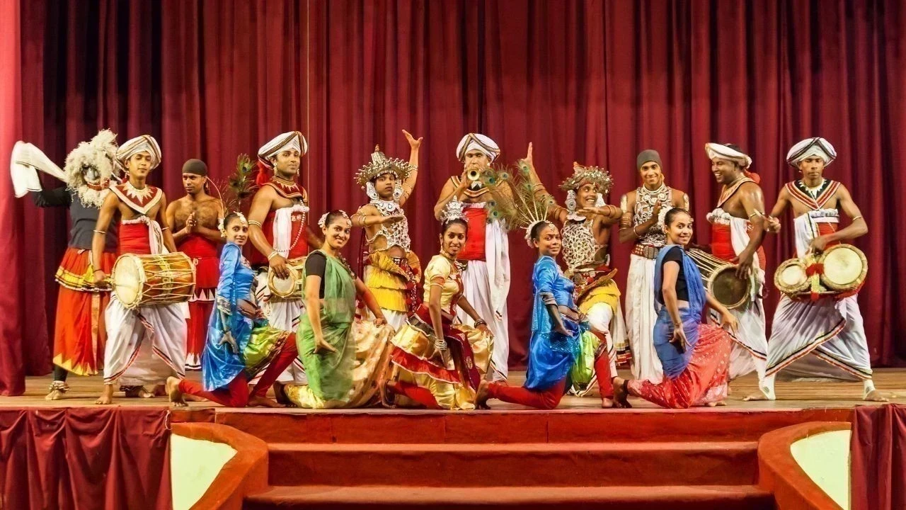 ਪੰਜਾਬੀ ਮਨੋਰੰਜਨ ਅਤੇ ਸੱਭਿਆਚਾਰ: ਰਿਵਾਇਤੀ ਤੇ ਆਧੁਨਿਕ ਰੁਝਾਨ