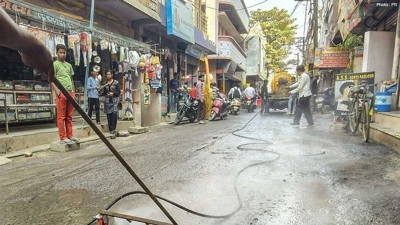 ਭਾਰਤ ਦੇ ਸਭ ਤੋਂ ਸਾਫ਼ ਸ਼ਹਿਰ ਇੰਦੌਰ ਵਿੱਚ ਪੀਣ ਵਾਲੇ ਪਾਣੀ ਨੇ ਲਈਆਂ ਜਾਨਾਂ, 8 ਮੌਤਾਂ, 1400 ਤੋਂ ਵੱਧ ਲੋਕ ਬਿਮਾਰ