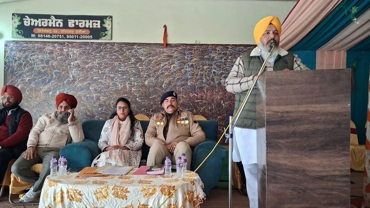 ‘ਯੁੱਧ ਨਸ਼ਿਆਂ ਵਿਰੁੱਧ’ ਮੁਹਿੰਮ ਦੇ ਦੂਜੇ ਪੜਾਅ ਲਈ ਐੱਸ.ਡੀ.ਐੱਮ ਤੇ ਪੁਲਸ ਪ੍ਰਸ਼ਾਸਨ ਨੇ ਵੀ.ਡੀ.ਸੀ ਮੈਂਬਰਾਂ ਅਤੇ ਸਰਪੰਚਾਂ ਨਾਲ ਕੀਤੀ ਮੀਟਿੰਗ