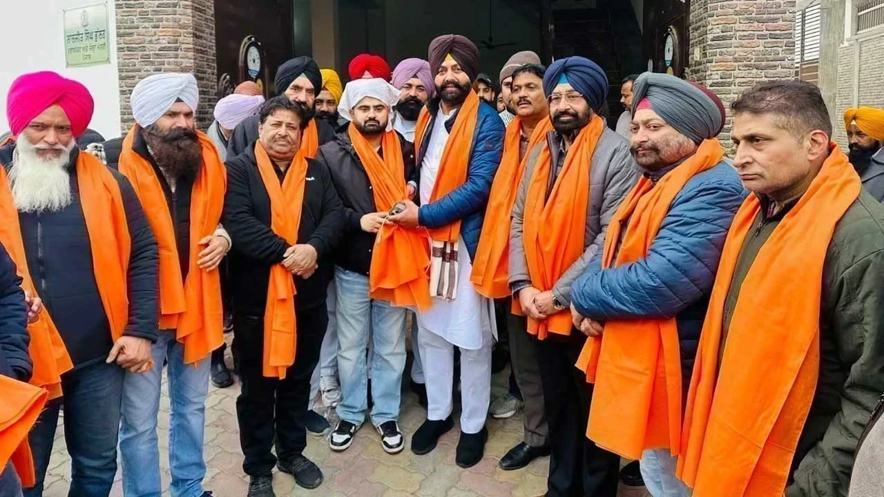 Punjab Cabinet Minister: ਕੈਬਨਿਟ ਮੰਤਰੀ ਲਾਲਜੀਤ ਸਿੰਘ ਭੁੱਲਰ ਵੱਲੋਂ ਨਵ-ਨਿਯੁਕਤ ਚੇਅਰਮੈਨ ਹਰਮਨਦੀਪ ਸਿੰਘ ਮੈਣੀ ਦਾ ਸਨਮਾਨ