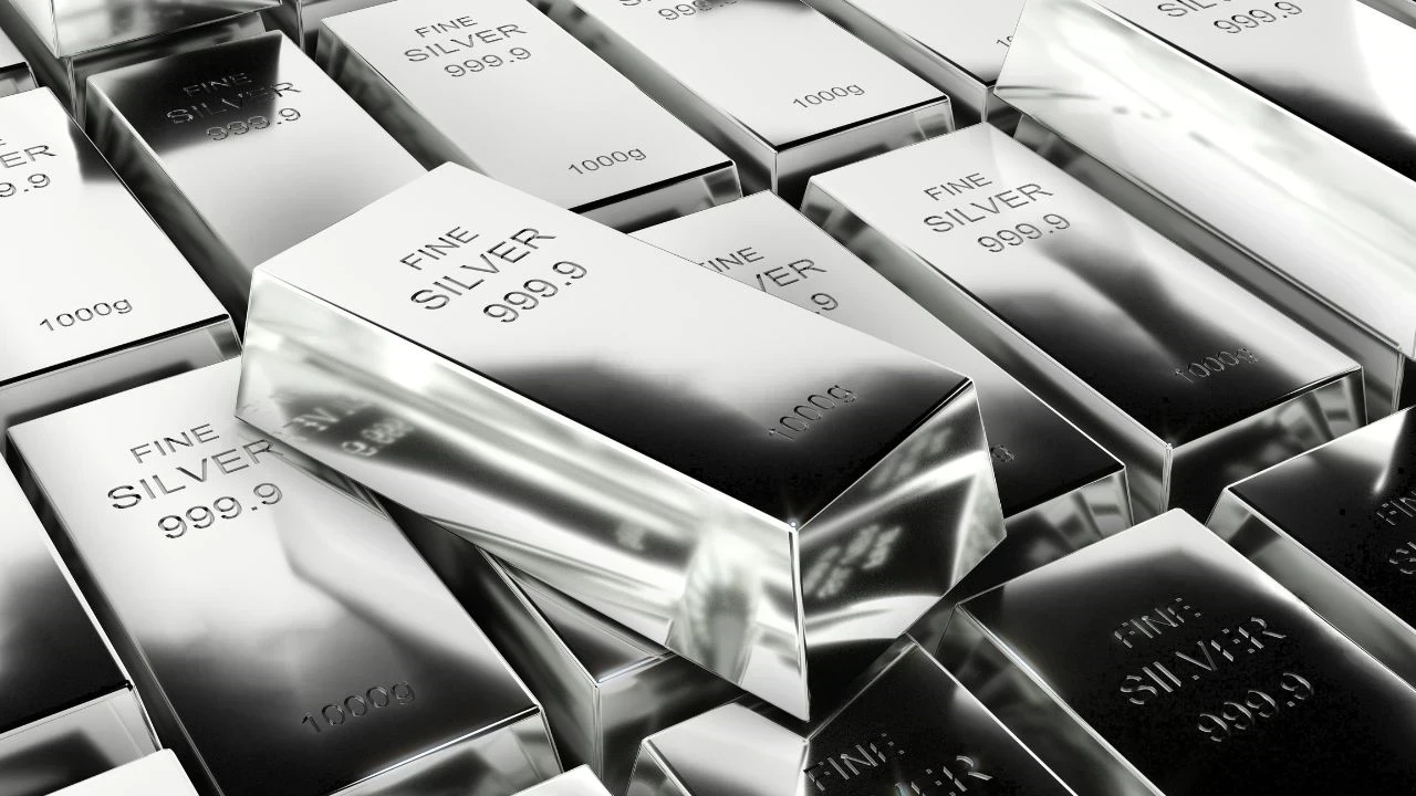 Silver Price Soars: ਚਾਂਦੀ ਦੀ ਕੀਮਤ ਤਿੰਨ ਲੱਖ ਰੁਪਏ ਪਾਰ