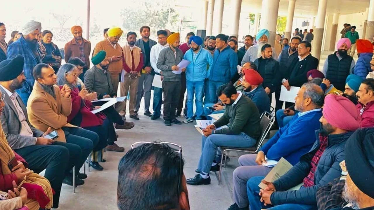 Republic Day 2026: ਫਰੀਦਕੋਟ ਵਿੱਚ 26 ਜਨਵਰੀ ਸਮਾਗਮ ਲਈ ਡਿਪਟੀ ਕਮਿਸ਼ਨਰ ਦੀ ਅਧਿਕਾਰੀਆਂ ਨਾਲ ਮੀਟਿੰਗ