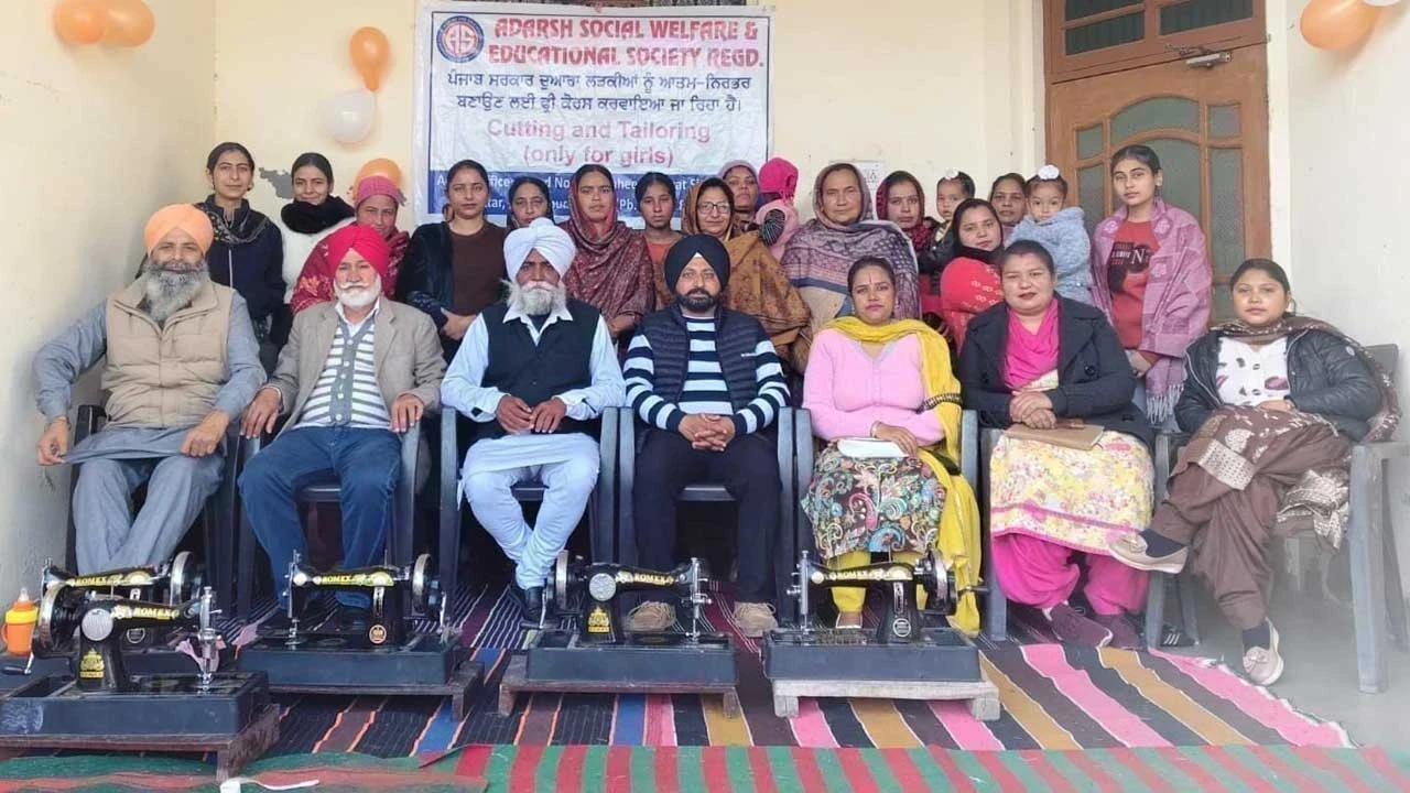 ਗੁਰਦਾਸਪੁਰ ਦੇ ਪਿੰਡ ਉਧੀਪੁਰ ਕੋਠੇ ‘ਚ ਲੜਕੀਆਂ ਲਈ ਨਵਾਂ ਮੁਫ਼ਤ ਸਿਲਾਈ ਸੈਂਟਰ, ਆਤਮ ਨਿਰਭਰ ਬਣਾਉਣ ਵੱਲ ਵੱਡਾ ਕਦਮ