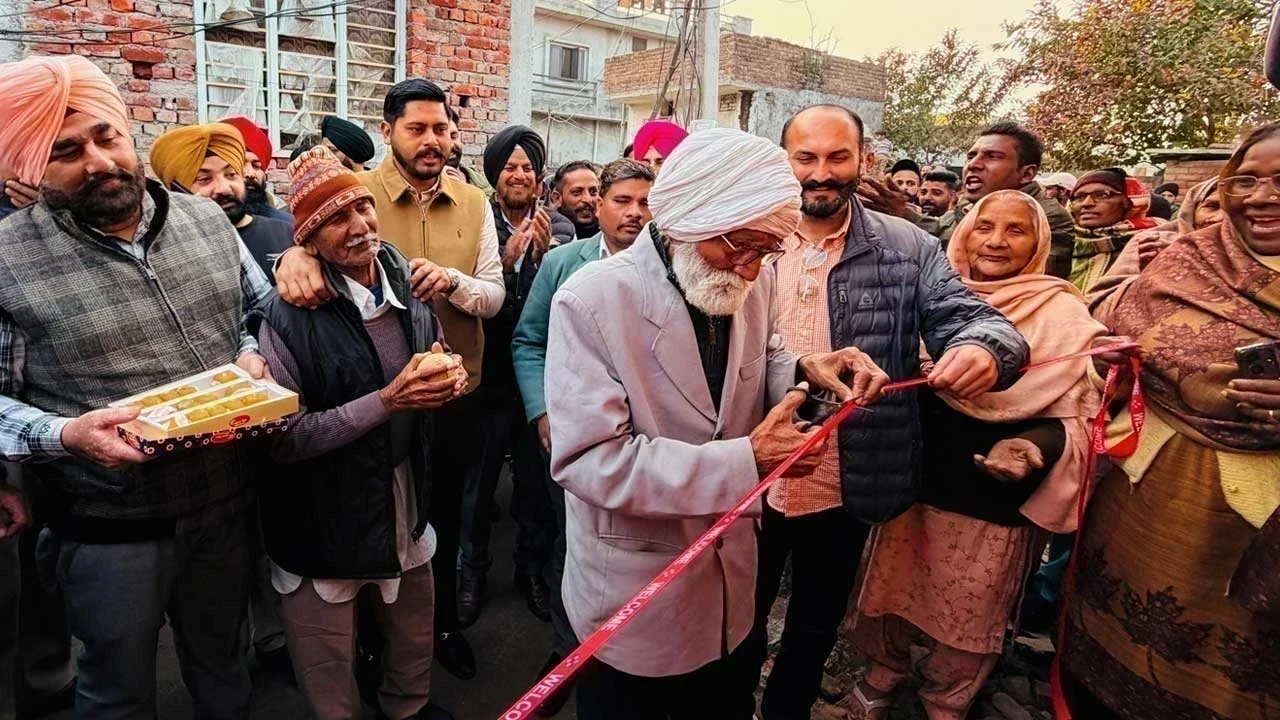 ਬਟਾਲਾ ‘ਚ ਵਿਕਾਸ ਦੀ ਰਫ਼ਤਾਰ ਤੇਜ਼, ਸਾਗਰਪੁਰ ‘ਚ ਨਵੀਂ ਗਲੀ ਦਾ ਨਿਰਮਾਣ ਕੰਮ ਸ਼ੁਰੂ