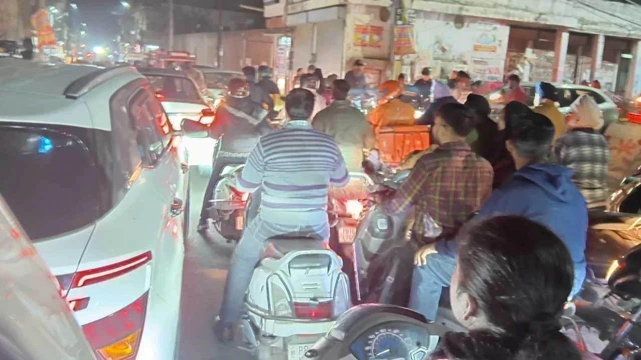 ਛੋਟੀ ਪੁਲੀ ਚੰਦਰ ਨਗਰ ’ਤੇ ਰੋਜ਼ਾਨਾ ਜਾਮ: ਆਮ ਲੋਕ ਪਰੇਸ਼ਾਨ, ਪ੍ਰਸ਼ਾਸਨ ਖਾਮੋਸ਼