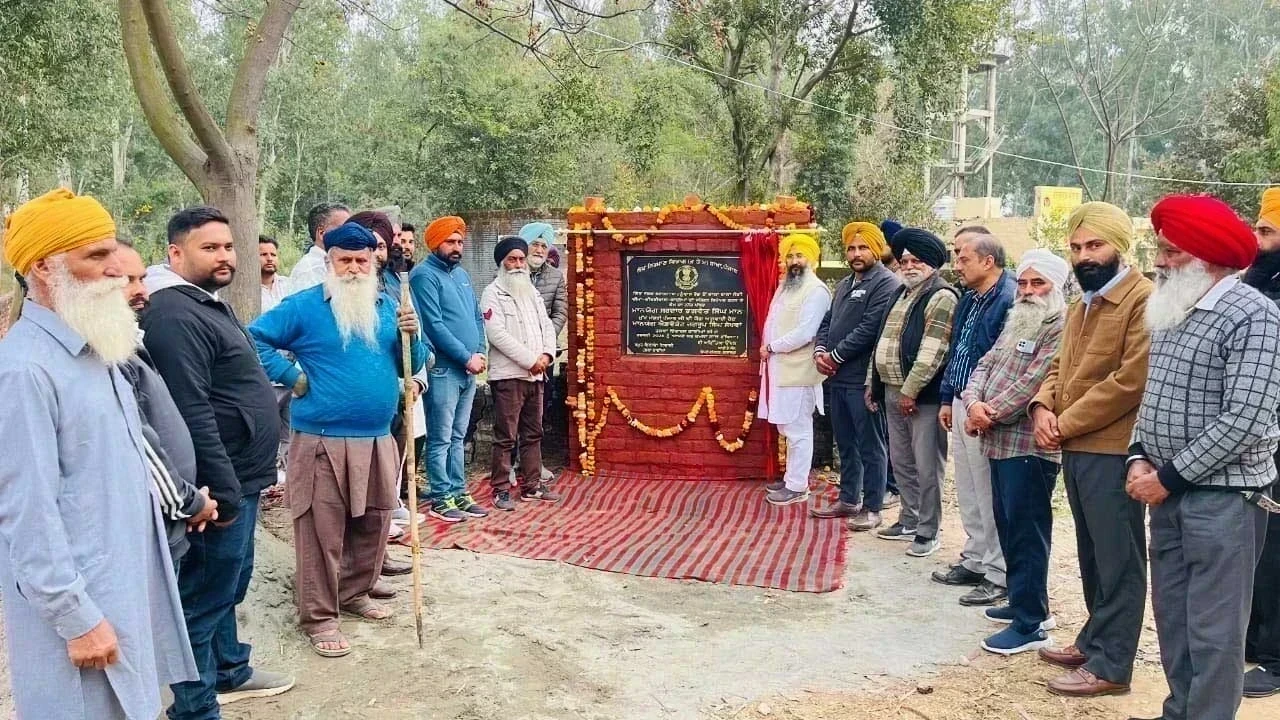 ਕਾਦੀਆਂ ‘ਚ ਵਿਕਾਸ ਨੂੰ ਰਫ਼ਤਾਰ: ਜਗਰੂਪ ਸਿੰਘ ਸੇਖਵਾਂ ਨੇ ਸੜਕ ਮੁਰੰਮਤ ਪ੍ਰੋਜੈਕਟ ਦਾ ਨੀਂਹ ਪੱਥਰ ਰੱਖਿਆ