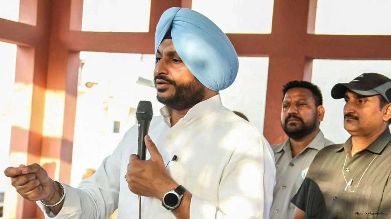 ਰਵਨੀਤ ਸਿੰਘ ਬਿੱਟੂ ਨੇ ਦਿੱਤਾ ਵੱਡਾ ਬਿਆਨ, ਪ੍ਰਿਅੰਕਾ ਗਾਂਧੀ ਖ਼ਿਲਾਫ਼ ਦਰਜ ਕਰਵਾਉਣਗੇ ਸ਼ਿਕਾਇਤ