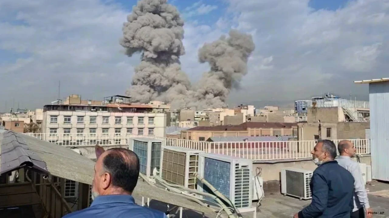 ਮੁੜ ਸ਼ੁਰੂ ਹੋਈ ਜੰਗ, ਇਜ਼ਰਾਇਲ ਨੇ ਇਰਾਨ ‘ਤੇ ਕੀਤਾ ਵੱਡਾ ਹਮਲਾ, ਕਈ ਥਾਵਾਂ 'ਤੇ ਧਮਾਕੇ