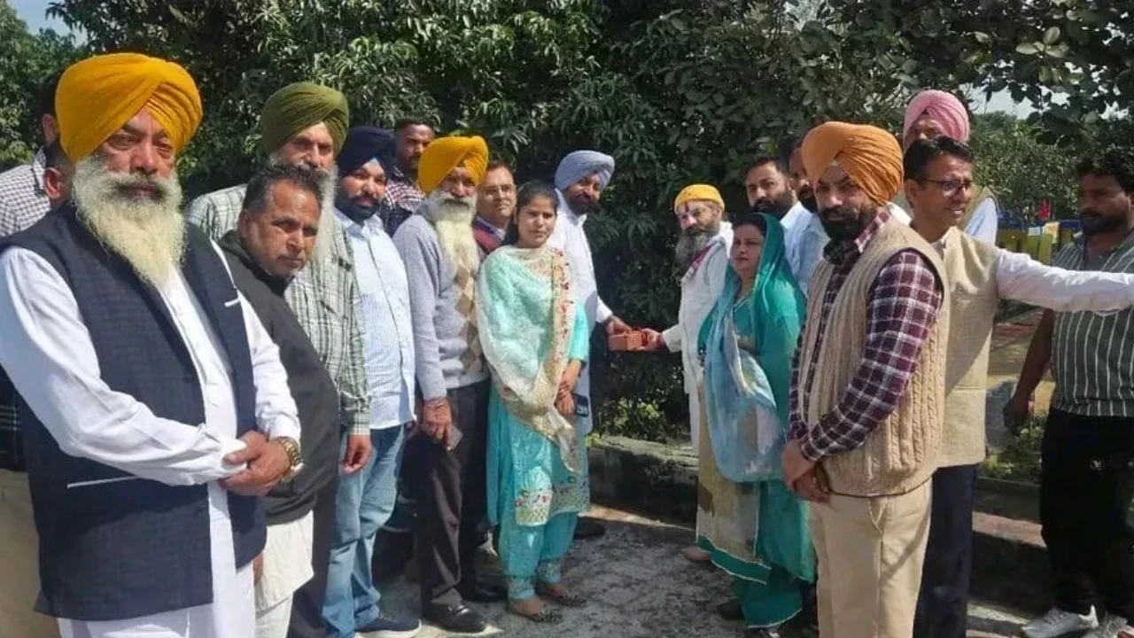 ਵਿਧਾਇਕ ਗੁਰਦੀਪ ਸਿੰਘ ਰੰਧਾਵਾ ਵੱਲੋਂ ਧਿਆਨਪੁਰ ‘ਚ ਸਕੂਲ ਦੀ ਇਮਾਰਤ ਦਾ ਰੱਖਿਆ ਨੀਂਹ ਪੱਥਰ