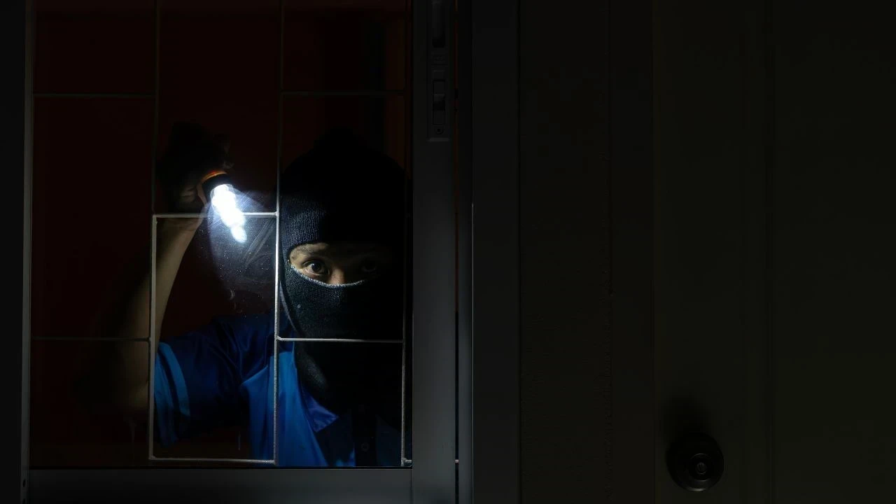 ਗੁਰਦਾਸਪੁਰ ‘ਚ ਲੁੱਟ ਦੀ ਵੱਡੀ ਵਾਰਦਾਤ, ਹਥਿਆਰਾਂ ਦੀ ਨੋਕ 'ਤੇ ਜਵੈਲਰ ਦੇ ਪਰਿਵਾਰ ਕੋਲੋਂ 7 ਕਰੋੜ ਰੁਪਏ ਲੈ ਹੋਏ ਫਰਾਰ