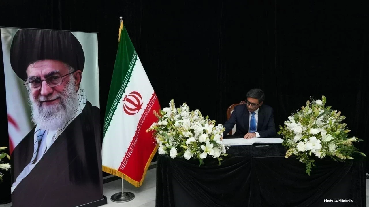 ਭਾਰਤ ਨੇ ਖਾਮੇਨੇਈ ਦੀ ਮੌਤ 'ਤੇ ਜਤਾਇਆ ਦੁੱਖ, ਵਿਦੇਸ਼ ਸਕੱਤਰ ਵਿਕਰਮ ਮਿਸਰੀ ਨੇ ਸ਼ੋਕ ਪੁਸਤਕ 'ਤੇ ਕੀਤੇ ਦਸਤਖ਼ਤ