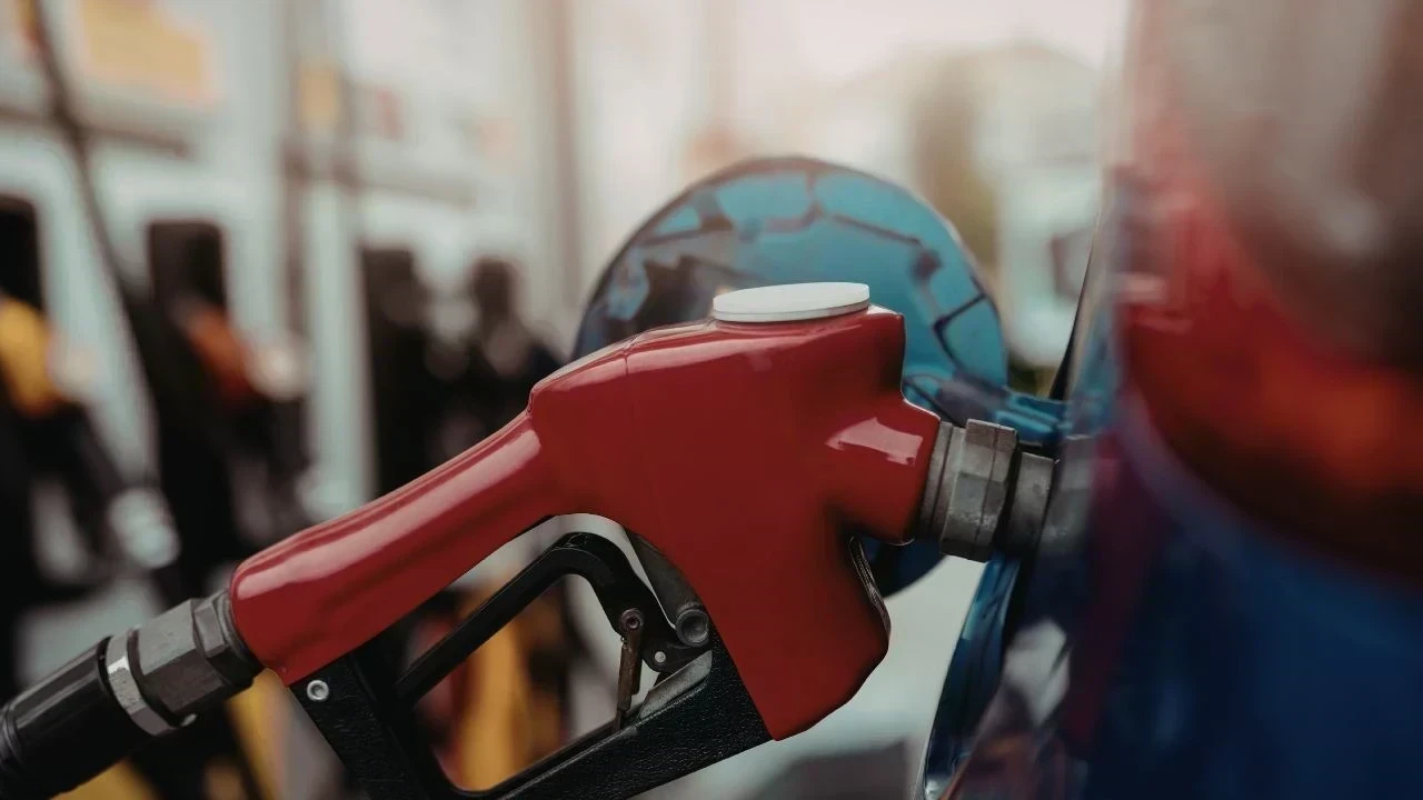 ਪੰਜਾਬ 'ਚ ਪੈਟਰੋਲ ਪੰਪਾਂ 'ਤੇ ਕਿਸਾਨਾਂ ਦੀ ਭੀੜ, ਈਰਾਨ-ਇਜ਼ਰਾਈਲ ਜੰਗ ਵਿਚਕਾਰ ਡੀਜ਼ਲ ਕਰ ਰਹੇ ਸਟੋਰ