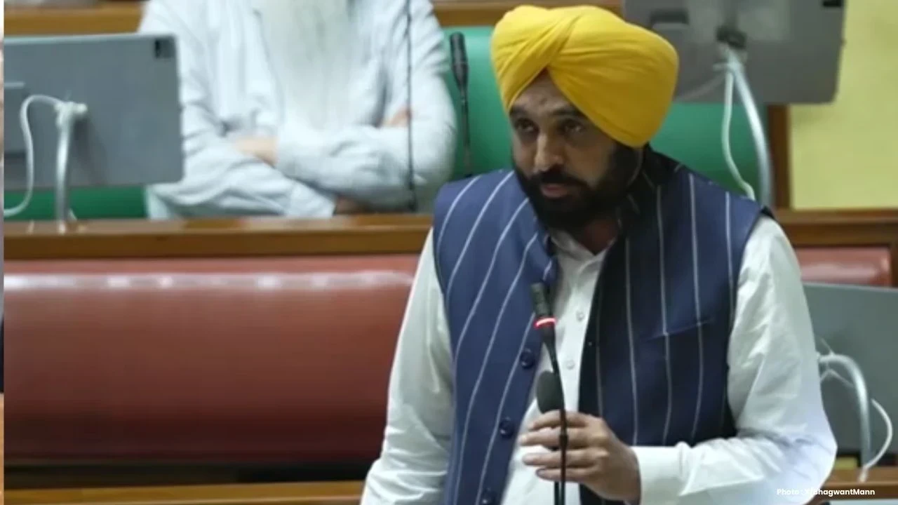 CM ਮਾਨ ਨੇ ਵਿਰੋਧੀਆਂ ‘ਤੇ ਸਾਧਿਆ ਨਿਸ਼ਾਨਾ,ਕਿਹਾ- ਵਿਧਾਨਸਭਾ ਦੀ ਕਾਰਵਾਈ ਨੂੰ ਲੈ ਕੇ ਗੰਭੀਰ ਨਹੀਂ ਕਾਂਗਰਸ