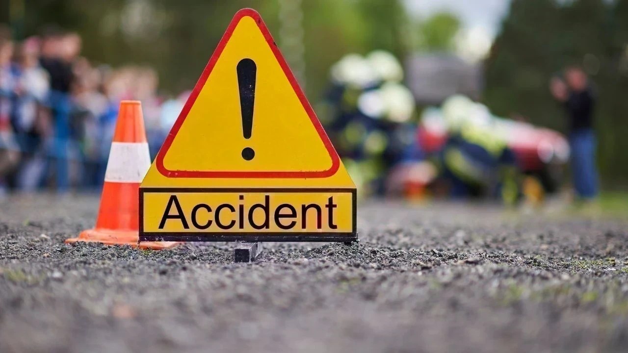 ਜਲੰਧਰ ‘ਚ ਭਿਆਨਕ ਸੜਕ ਹਾਦਸਾ, ਤੇਜ਼ ਰਫ਼ਤਾਰ ਕਾਰ ਨੇ ਬਾਈਕ ਨੂੰ ਮਾਰੀ ਟੱਕਰ, ਨੌਜਵਾਨ ਦੀ ਮੌਕੇ ‘ਤੇ ਮੌਤ