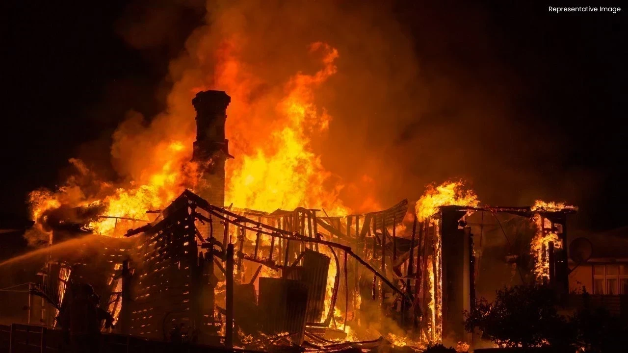 Delhi Fire Tragedy: ਦਿੱਲੀ ‘ਚ ਭਿਆਨਕ ਅੱਗ ਦਾ ਕਹਿਰ: 7 ਲੋਕਾਂ ਦੀ ਮੌਤ, ਪੂਰਾ ਪਰਿਵਾਰ ਤਬਾਹ