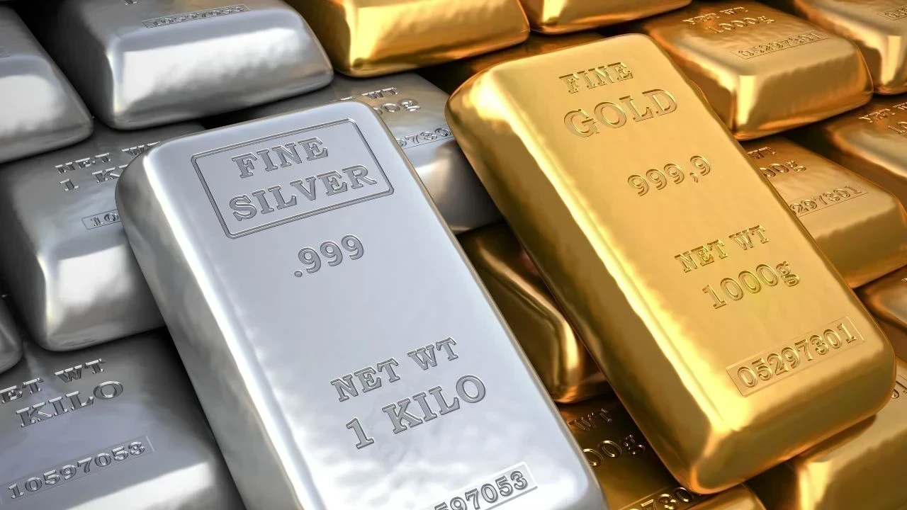 Gold and Silver Prices Drop: ਸੋਨਾ-ਚਾਂਦੀ ਦੀਆਂ ਕੀਮਤਾਂ ‘ਚ ਵੱਡੀ ਗਿਰਾਵਟ, ਜਾਣੋ ਅੱਜ ਦੇ ਨਵੇਂ ਰੇਟ