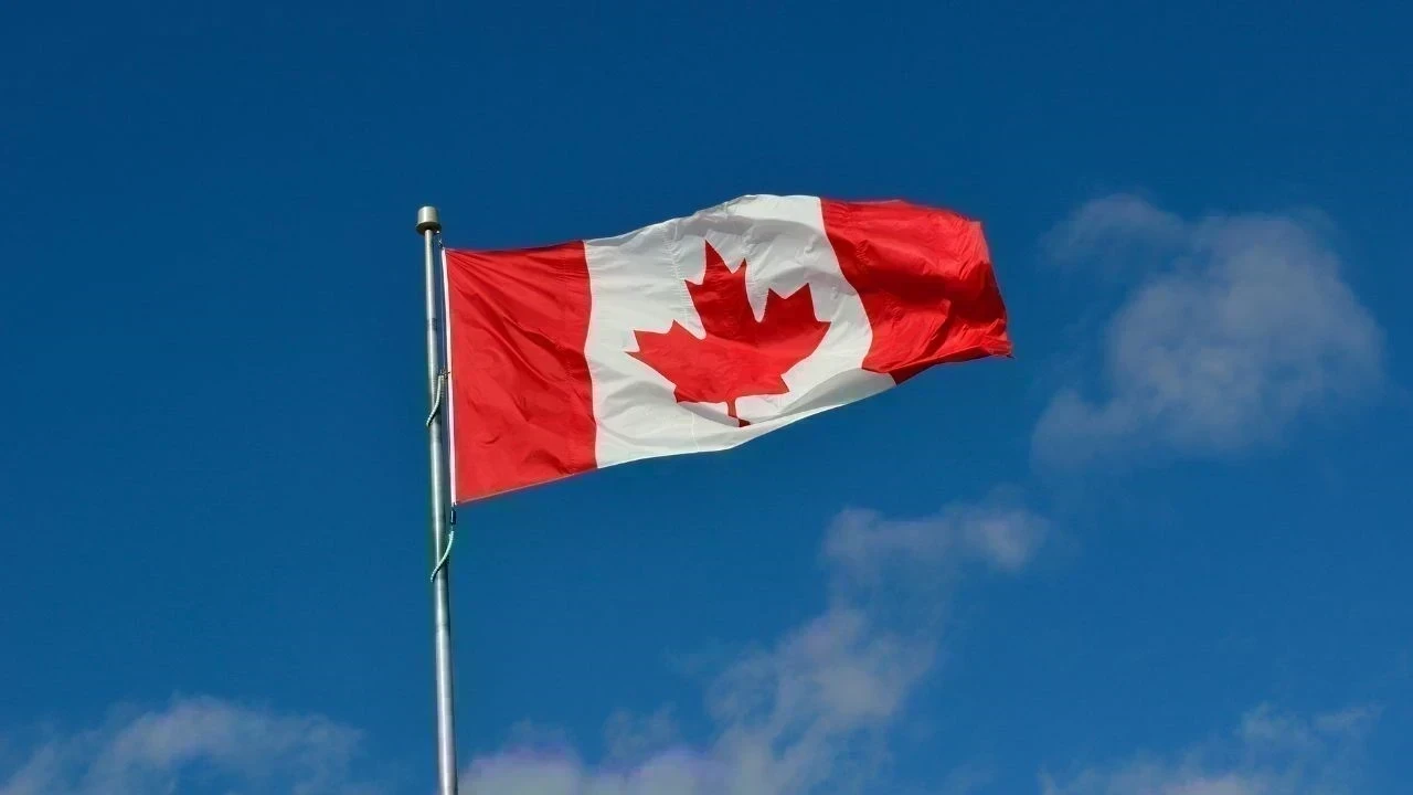 ਕੈਨੇਡਾ ਨੇ ਇਮੀਗ੍ਰੇਸ਼ਨ ਤੇ ਸ਼ਰਨਾਰਥੀ ਨਿਯਮ ਕੀਤੇ ਸਖ਼ਤ, ਨਵੇਂ ਕਾਨੂੰਨ ਨਾਲ ਵੀਜ਼ਾ ਅਤੇ ਅਰਜ਼ੀਆਂ ‘ਤੇ ਵੱਡਾ ਅਸਰ