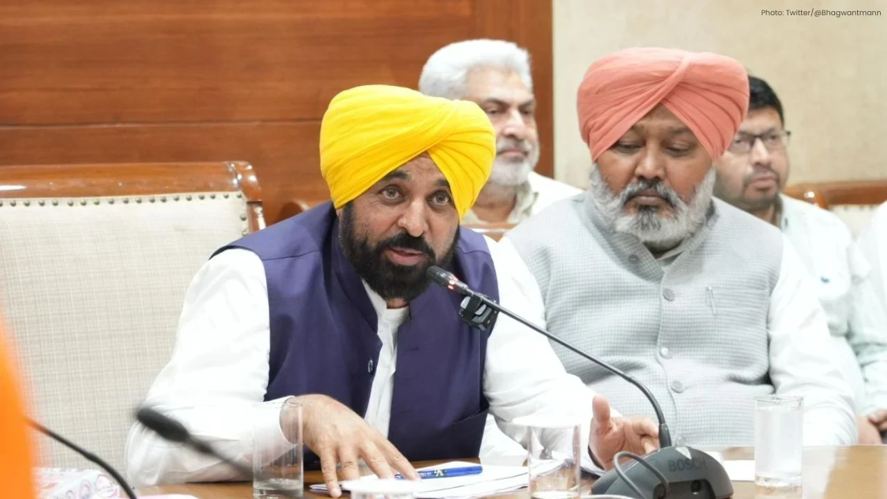 ਚੰਡੀਗੜ੍ਹ ‘ਚ 16ਵੀਂ ਵਿਧਾਨ ਸਭਾ ਦੀ ਵਿਸ਼ੇਸ਼ ਬੈਠਕ ਦੌਰਾਨ ਸਤਿਕਾਰ ਸੋਧ ਬਿਲ ਪਾਸ, ਬੇਅਦਬੀ ਲਈ 10 ਸਾਲ ਤੋਂ ਉਮਰ ਕੈਦ ਤੱਕ ਸਜ਼ਾ