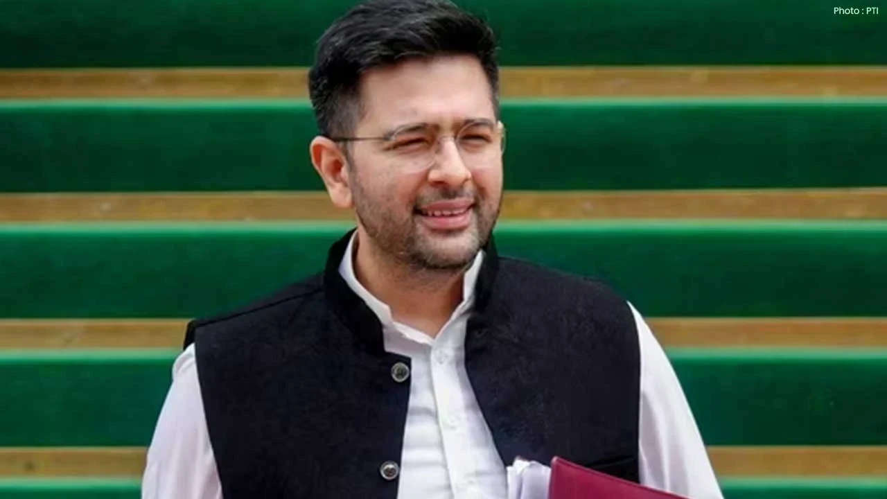 Raghav Chadha Security Row: ਰਾਘਵ ਚੱਢਾ ਤੇ AAP ਵਿਚਾਲੇ ਵਧਿਆ ਟਕਰਾਅ, ਪੰਜਾਬ ਸਰਕਾਰ ਵੱਲੋਂ ਸੁਰੱਖਿਆ ਵਾਪਸ, ਕੇਂਦਰ ਨੇ ਦਿੱਤੀ A ਕੈਟੇਗਰੀ ਸੁਰੱਖਿਆ