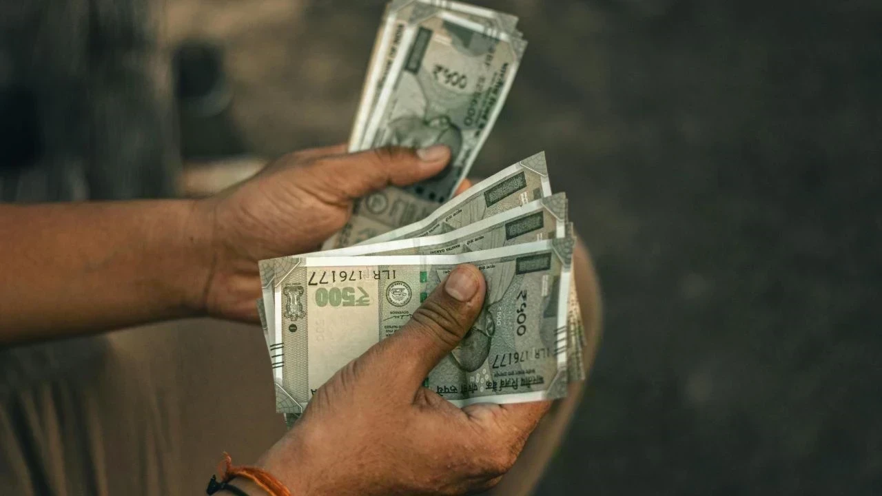 Bribery Case: ਲੁਧਿਆਣਾ ਵਿਜੀਲੈਂਸ ਵੱਲੋਂ ਡੁਪਲੀਕੇਟ 10ਵੀਂ ਸਰਟੀਫਿਕੇਟ ਦੇ ਬਦਲੇ ਰਿਸ਼ਵਤ ਲੈਂਦਾ ਪ੍ਰਿੰਸੀਪਲ ਰੰਗੇ ਹੱਥੀਂ ਕਾਬੂ