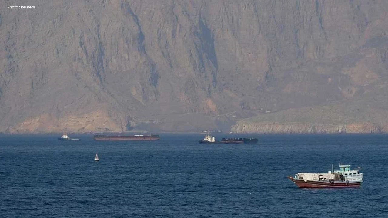 Hormuz Strait Crisis: ਹਰਮੁਜ਼ ਜਲ ਮਾਰਗ ਮੁੜ ਬੰਦ, ਦੋ ਭਾਰਤੀ ਜਹਾਜ਼ਾਂ ’ਤੇ ਗੋਲੀਬਾਰੀ