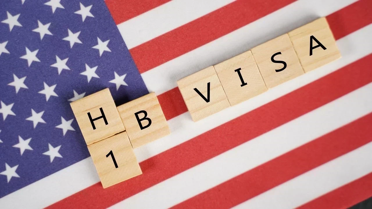H-1B Visa Rules 2026 : ਹੁਣ ਪਰਿਵਾਰ ਨੂੰ ਅਮਰੀਕਾ ਨਹੀਂ ਲਿਜਾ ਸਕਣਗੇ ਵੀਜ਼ਾ ਧਾਰਕ, ਨਵੇਂ ਬਿੱਲ ਨਾਲ ਵੱਡੇ ਬਦਲਾਅ
