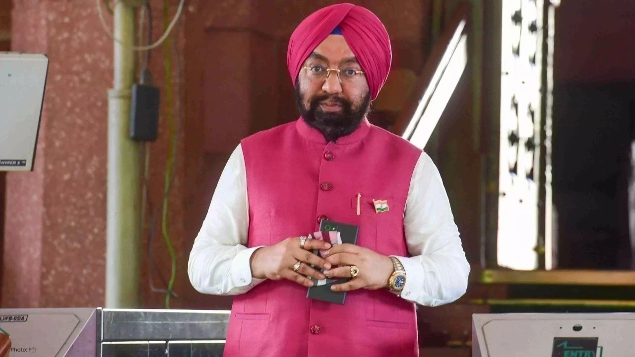 AAP ਤੋਂ BJP ‘ਚ ਜਾਣ ਵਾਲੇ MP Vikramjit Singh Sahney ਦਾ ਵੱਡਾ ਖੁਲਾਸਾ, Kejriwal ਨੇ ਮੰਗਿਆ ਸੀ ਅਸਤੀਫਾ