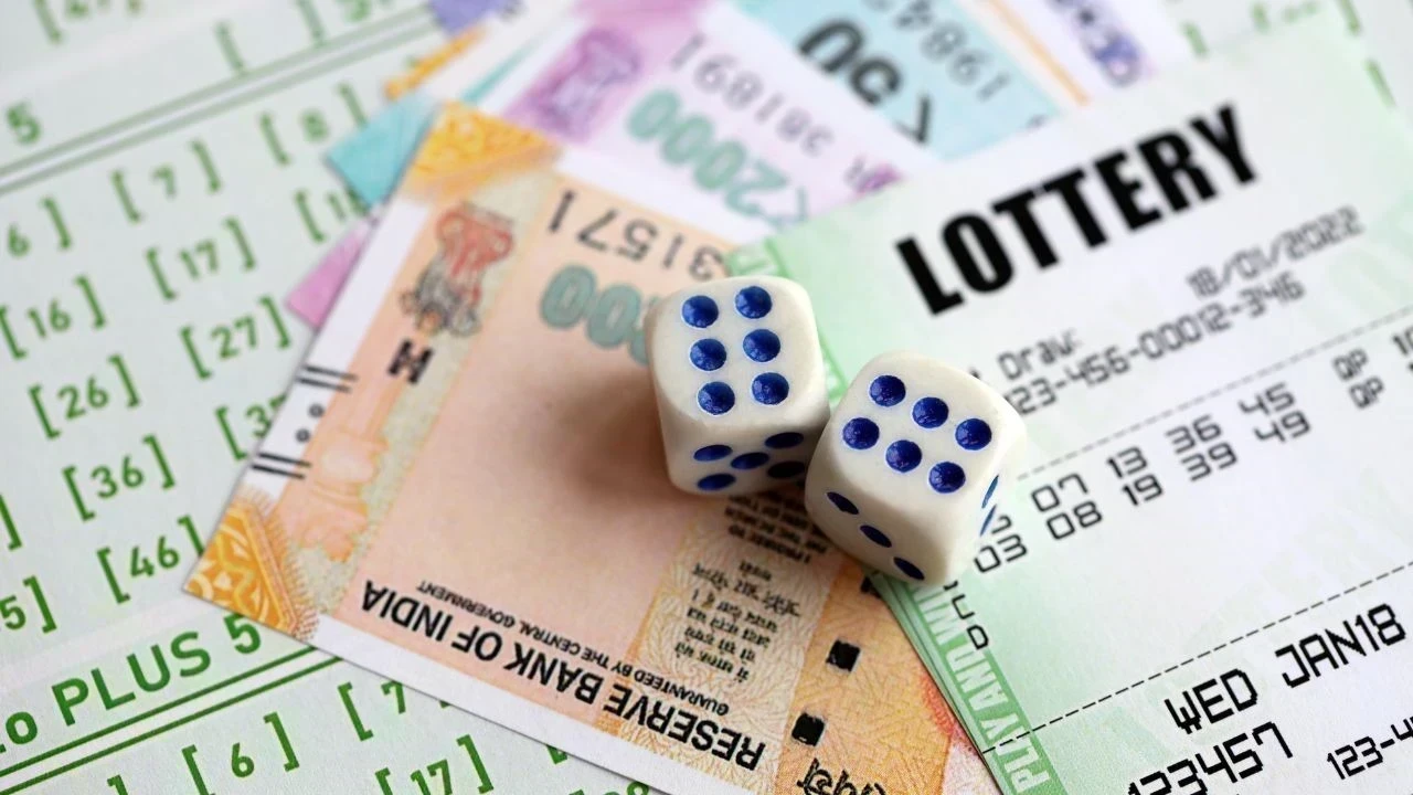 Pathankot Lottery Winner : ਸੁਜਾਨਪੁਰ ਦੇ ਠੇਕਾ ਮੁਲਾਜ਼ਮ ਦੀ ਨਿਕਲੀ 1.5 ਕਰੋੜ ਦੀ ਲਾਟਰੀ, ਗਰੀਬ ਪਰਿਵਾਰ ਦੀ ਬਦਲੀ ਕਿਸਮਤ