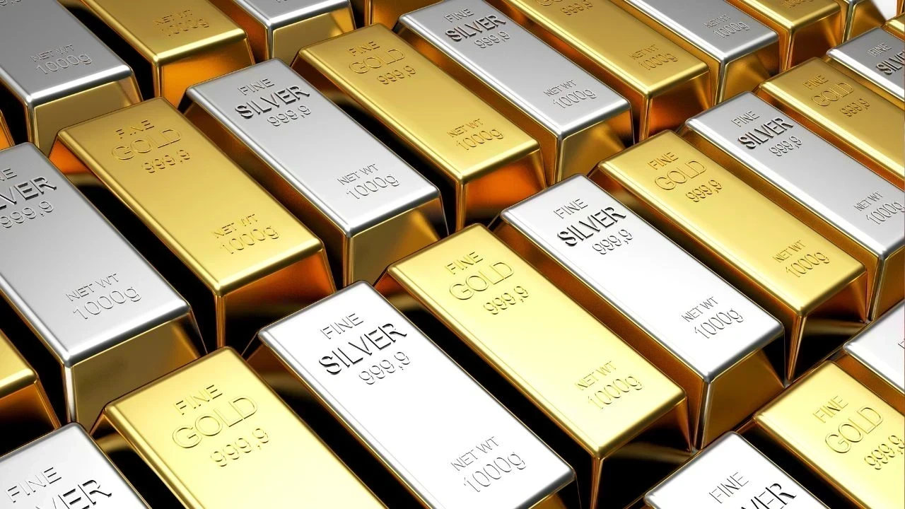 Gold Silver Price Today : ਸੋਨਾ ਮੁੜ ਚੜ੍ਹਿਆ, ਚਾਂਦੀ ਨੇ 4000 ਰੁਪਏ ਦੀ ਵੱਡੀ ਛਾਲ ਮਾਰ ਕੇ ਤੋੜੇ ਰਿਕਾਰਡ