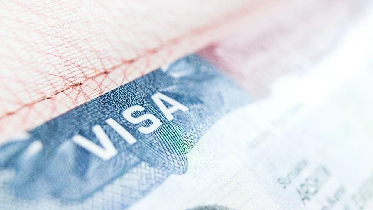 America-Canada Border Checking : ਫੋਨਾਂ ’ਚ ਇਤਰਾਜ਼ਯੋਗ ਸਮੱਗਰੀ ਮਿਲਣ ’ਤੇ ਟਰੱਕ ਡਰਾਈਵਰਾਂ ਦੇ ਵੀਜ਼ੇ ਹੋ ਸਕਦੇ ਰੱਦ