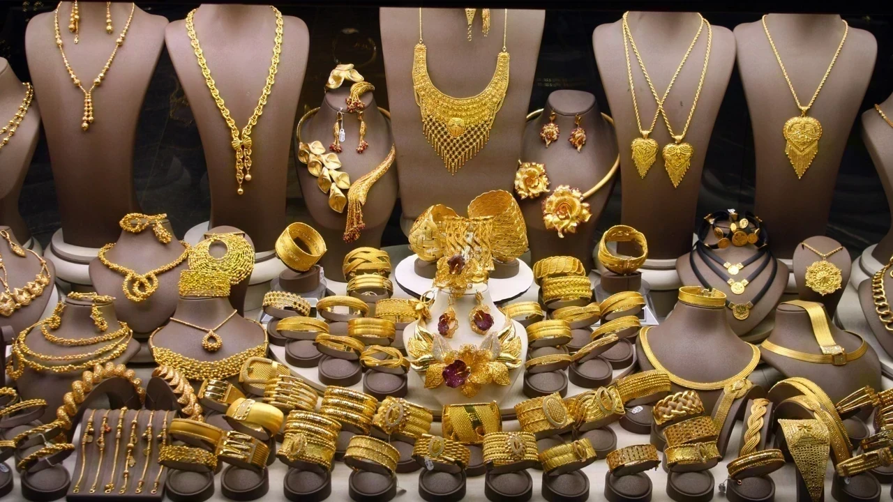Gold and Silver Price Today: ਸੋਨੇ ਤੇ ਚਾਂਦੀ ਦੀਆਂ ਕੀਮਤਾਂ ‘ਚ ਵੱਡੀ ਗਿਰਾਵਟ, 24 ਕੈਰੇਟ ਸੋਨਾ ਹੋਇਆ ਸਸਤਾ