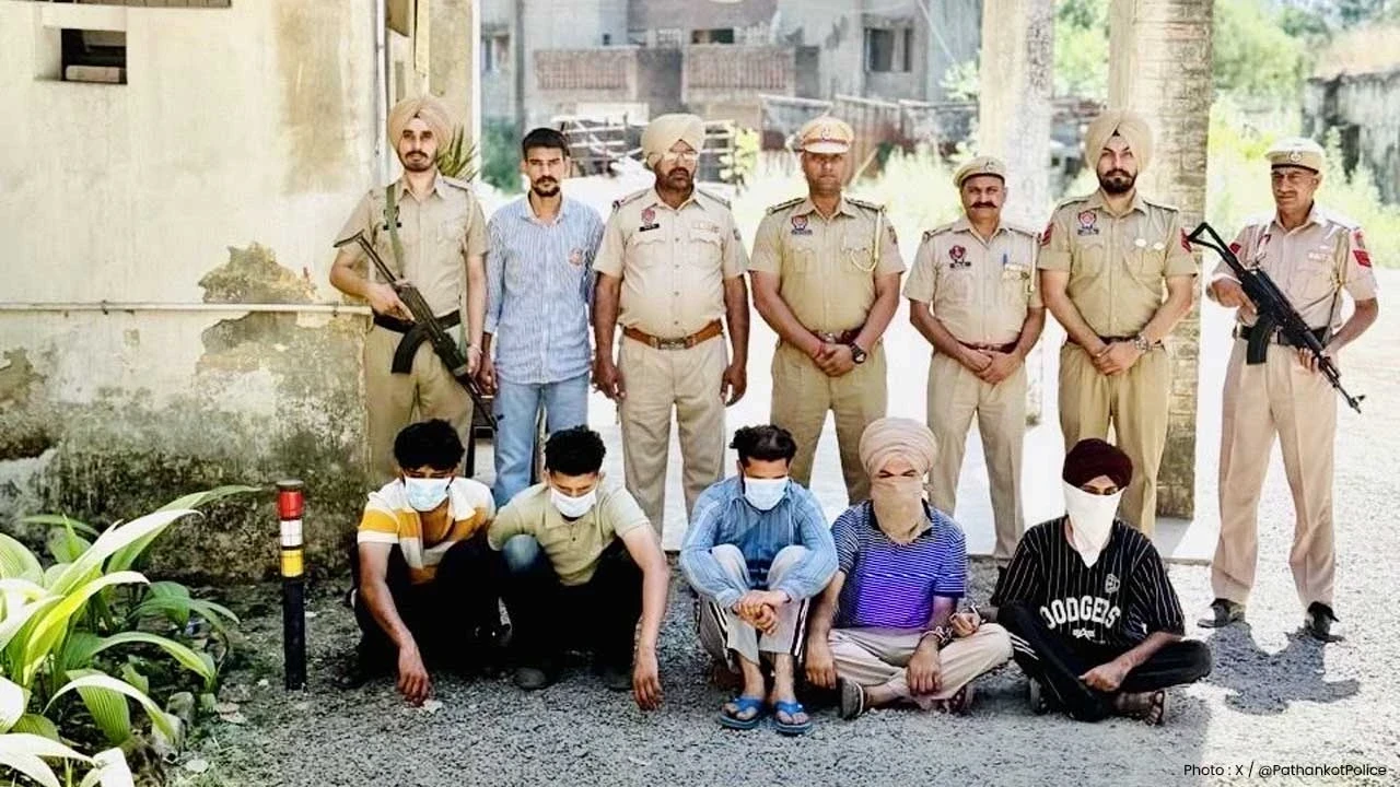 ISI Spy Network Busted: ਪਠਾਨਕੋਟ ‘ਚ 5 ਜਾਸੂਸ ਕਾਬੂ, ਫੌਜ ਦੀਆਂ ਤਸਵੀਰਾਂ ਪਾਕਿਸਤਾਨ ਭੇਜਣ ਦੇ ਦੋਸ਼