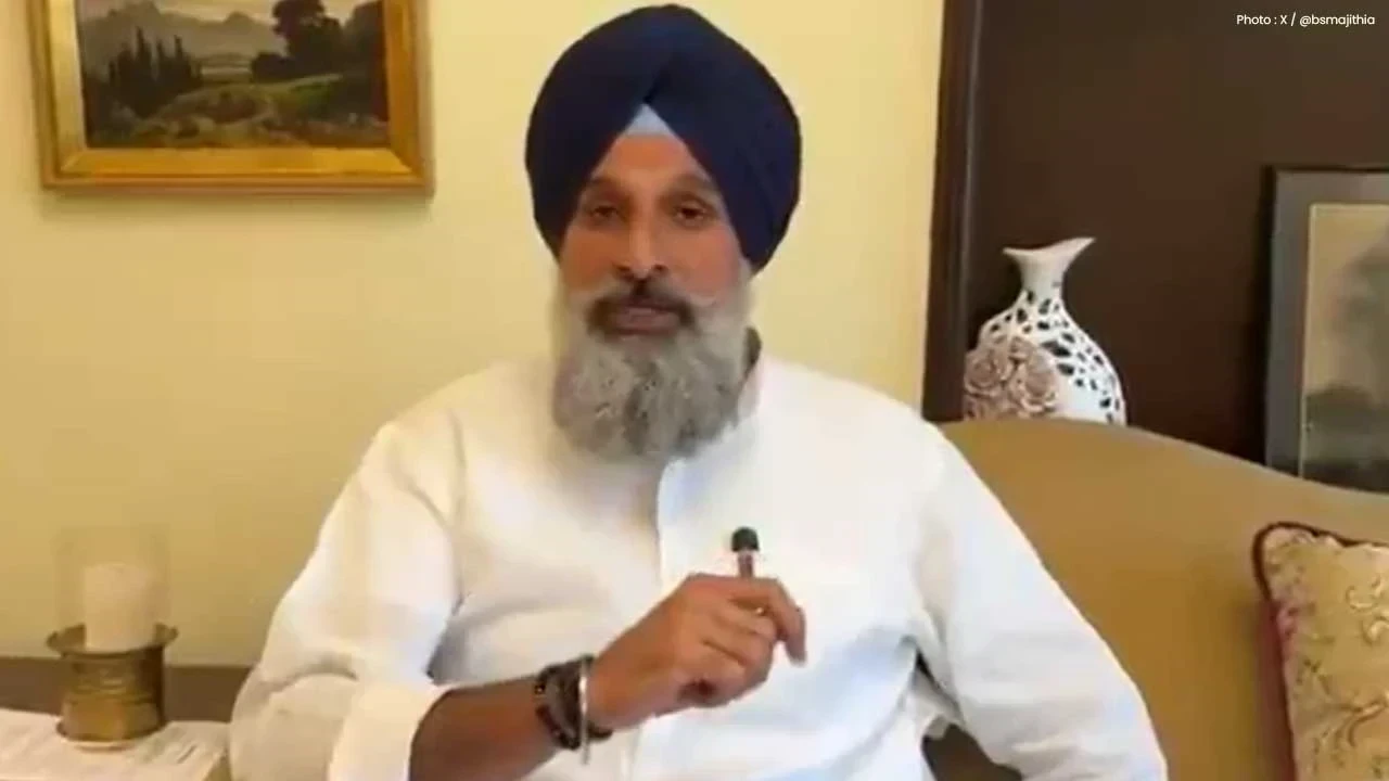 Bikram Singh Majithia Raid: ਗ੍ਰਿਫ਼ਤਾਰੀ ਲਈ ਮਜੀਠੀਆ ਦੇ ਘਰ ਪੁਲਿਸ ਦਾ ਛਾਪਾ, 12 ਟੀਮਾਂ ਵੱਲੋਂ ਤਲਾਸ਼ੀ ਜਾਰੀ