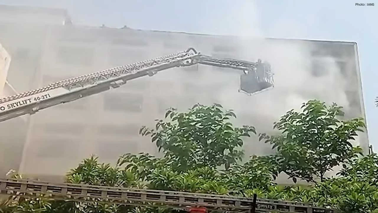 Education Ministry Fire: ਕੇਂਦਰੀ ਸਿੱਖਿਆ ਮੰਤਰਾਲੇ ਦੇ ਦਫ਼ਤਰ 'ਚ ਭਿਆਨਕ ਅੱਗ, ITO ਇਲਾਕੇ 'ਚ ਮਚੀ ਅਫ਼ਰਾ-ਤਫ਼ਰੀ