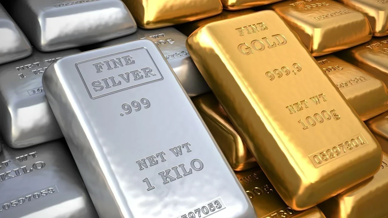 Gold Silver Price Today: ਸੋਨੇ-ਚਾਂਦੀ ਦੀਆਂ ਕੀਮਤਾਂ ‘ਚ ਵੱਡੀ ਗਿਰਾਵਟ, ਗਾਹਕਾਂ ਨੂੰ ਮਿਲੀ ਰਾਹਤ
