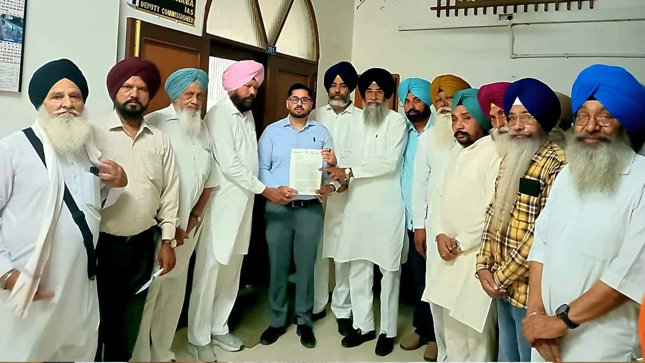 ਫਰੀਦਕੋਟ ‘ਚ ਅਕਾਲੀ ਦਲ (ਪੁਨਰ ਸੁਰਜੀਤ) ਵੱਲੋਂ 10 ਨੁਕਾਤੀ ਮੰਗ ਪੱਤਰ ਸੌਂਪਿਆ, ਸਰਕਾਰ ਨੂੰ ਦਿੱਤੀ ਚੇਤਾਵਨੀ