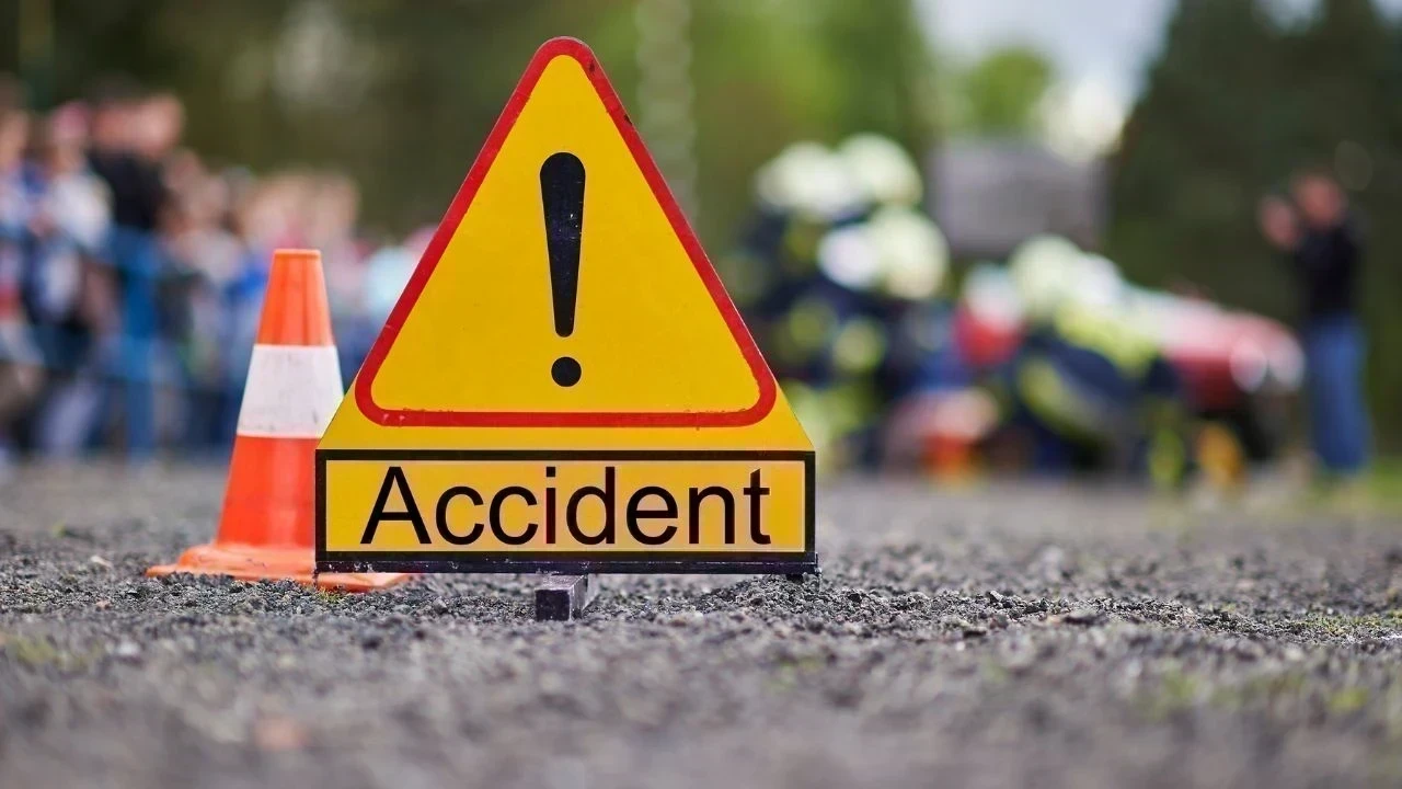 Breaking News: Car Bike Accident ਨੇ ਉਜਾੜਿਆ ਪਰਿਵਾਰ! ਫਰੀਦਕੋਟ 'ਚ ਭਿਆਨਕ ਸੜਕ ਹਾਦਸੇ ਦੌਰਾਨ ਪਿਤਾ ਅਤੇ 2 ਮਾਸੂਮ ਬੱਚਿਆਂ ਦੀ ਮੌਤ