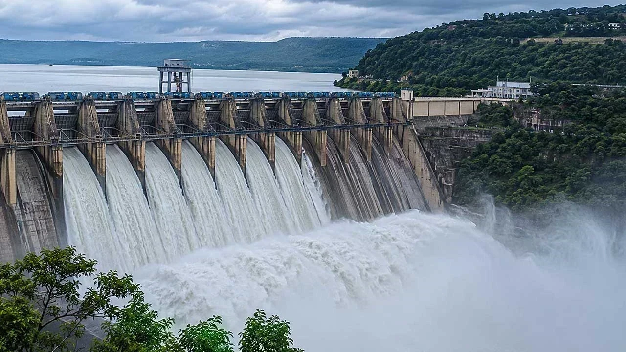Bhakra Dam Water Level: ਕੀ ਮਾਨਸੂਨ ਤੋਂ ਪਹਿਲਾਂ ਹੀ ਬਣ ਰਿਹਾ ਹੈ ਬਾੜ੍ਹ ਦਾ ਖਤਰਾ? Bhakra Dam ਦੇ ਅੰਕੜੇ ਕਰ ਦੇਣਗੇ ਹੈਰਾਨ