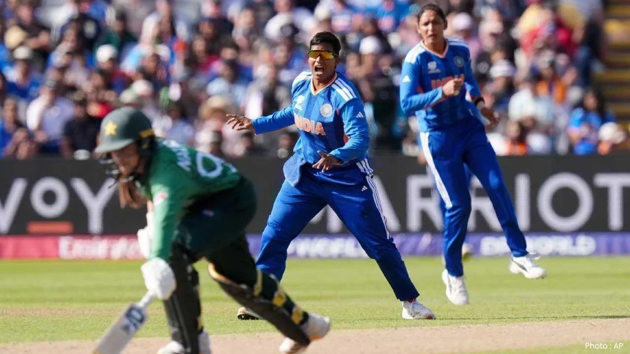 Women's T20 World Cup 2026: ਭਾਰਤ ਨੇ ਪਾਕਿਸਤਾਨ ਨੂੰ 64 ਦੌੜਾਂ ਨਾਲ ਰੌਂਦਿਆ, Deepti Sharma ਦੇ ਪੰਜ ਵਿਕਟਾਂ ਨੇ ਬਣਾਇਆ ਵੱਡਾ ਰਿਕਾਰਡ