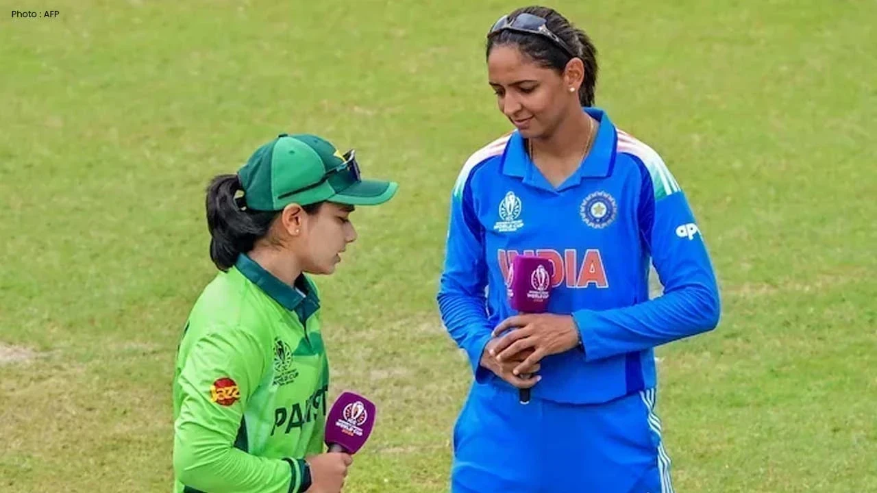T20 World Cup 2026: Fatima Sana ਨਾਲ Harmanpreet Kaur ਨੇ ਨਹੀਂ ਮਿਲਾਇਆ ਹੱਥ, ਮੈਦਾਨ 'ਤੇ ਵਾਪਰੇ ਪਲ ਦੀ ਹਰ ਪਾਸੇ ਚਰਚਾ