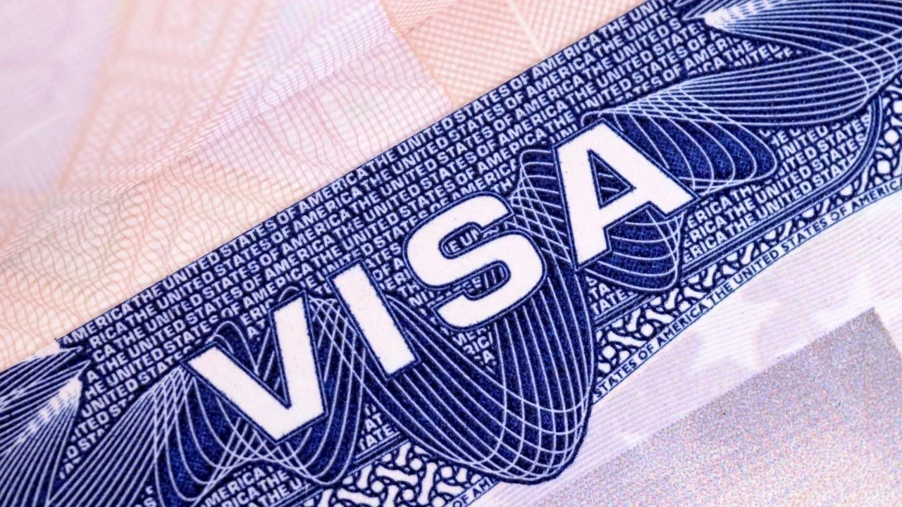 H-1B Visa Controversy: ਅਮਰੀਕਾ 'ਚ ਨੌਕਰੀ ਬਚਾਉਣ ਦੇ ਬਦਲੇ 94 ਲੱਖ ਮੰਗਣ ਦੇ ਦੋਸ਼, ਭਾਰਤੀ ਕਰਮਚਾਰੀ ਨੇ ਮਾਲਕ ਖ਼ਿਲਾਫ਼ ਕੀਤਾ ਕੇਸ