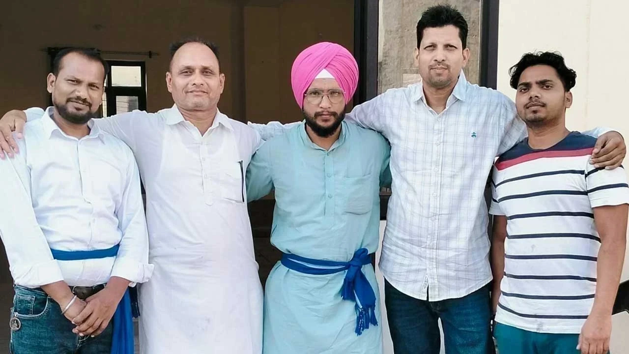 Azad Samaj Party: ਪੜ੍ਹੇ-ਲਿਖੇ ਬੇਰੁਜ਼ਗਾਰ ਨੌਜਵਾਨ ਰਾਜਨੀਤੀ ਵਿੱਚ ਆਉਣ, ਅੰਮ੍ਰਿਤ ਸਿੰਘ ਭਾਰਤੀ ਦੀ ਅਪੀਲ