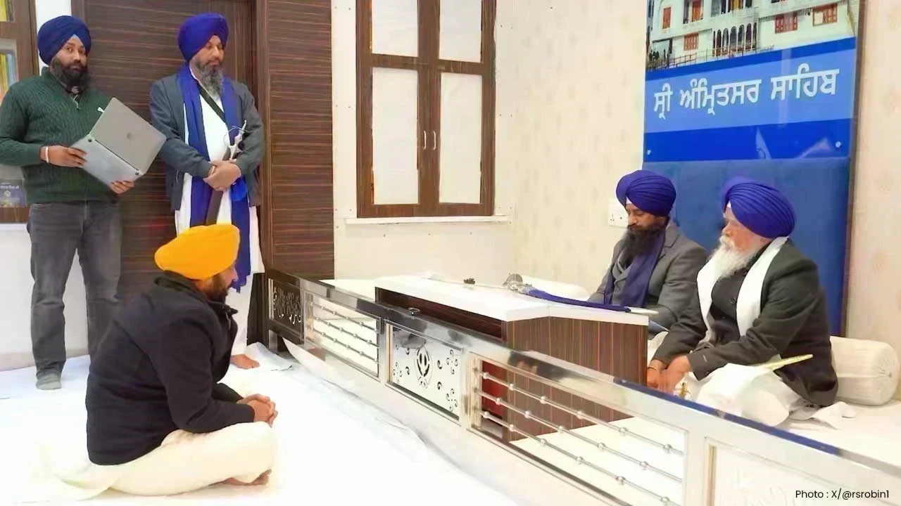 Akal Takht Video Release: ਭਗਵੰਤ ਮਾਨ ਅਤੇ ਜਥੇਦਾਰ ਦੀ ਗੱਲਬਾਤ ਵਾਲੀ VIDEO ਆਈ ਸਾਹਮਣੇ, ਮਾਮਲੇ ਨੇ ਫੜੀ ਨਵੀਂ ਰਫ਼ਤਾਰ