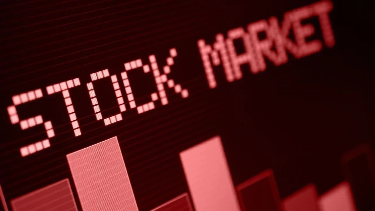 Share Market Crash: ਸਟਾਕ ਮਾਰਕੀਟ 'ਚ ਹਾਹਾਕਾਰ, ਸੈਂਸੇਕਸ 1000 ਅੰਕ ਟੁੱਟਿਆ, ਨਿਵੇਸ਼ਕਾਂ ਦੇ 5 ਲੱਖ ਕਰੋੜ ਰੁਪਏ ਸਾਫ਼