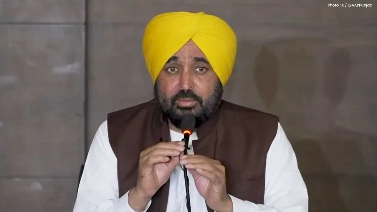 CM ਭਗਵੰਤ ਮਾਨ ਦੀ ਕਥਿਤ ਫ਼ਰਜ਼ੀ ਵੀਡੀਓ ਦਾ ਵਿਵਾਦ ਗਹਿਰਾਇਆ, ਪ੍ਰੈੱਸ ਕਾਨਫਰੰਸ 'ਚ CM ਨੇ ਕੀਤਾ ਵੱਡਾ ਖੁਲਾਸਾ