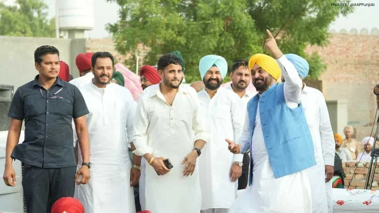 CM ਭਗਵੰਤ ਮਾਨ ਦੀ ਲੋਕ ਮਿਲਣੀ 'ਚ R Nait ਨੇ ਗਾਇਆ ਗੀਤ, ਧਰਮਪੁਰਾ ਪੰਚਾਇਤ ਨੂੰ 51 ਲੱਖ ਰੁਪਏ ਦੀ ਗ੍ਰਾਂਟ