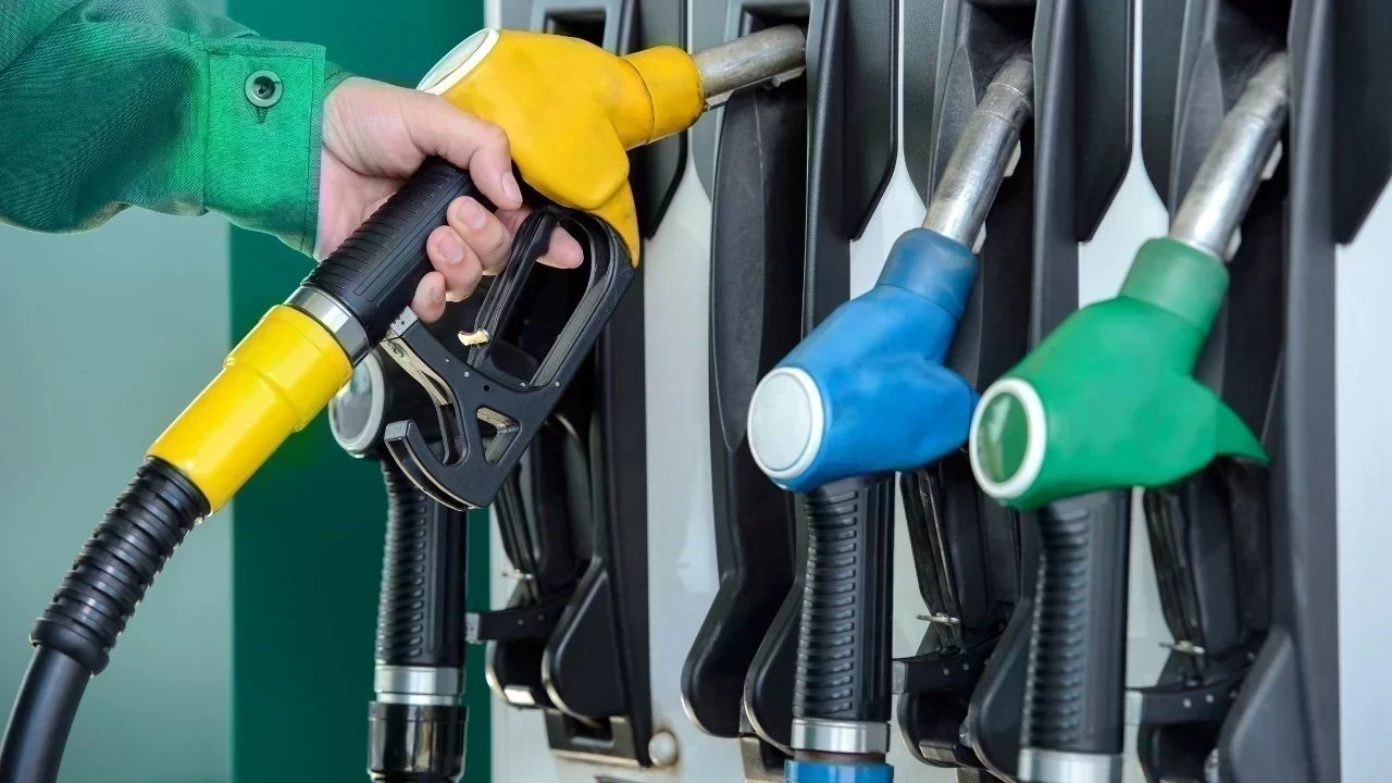 Petrol and Diesel Prices Today: ਕੱਚੇ ਤੇਲ ਦੀਆਂ ਕੀਮਤਾਂ ’ਚ ਵੱਡੀ ਗਿਰਾਵਟ, ਕੀ ਹੁਣ ਪੈਟਰੋਲ ਅਤੇ ਡੀਜ਼ਲ ਹੋਣਗੇ ਸਸਤੇ?