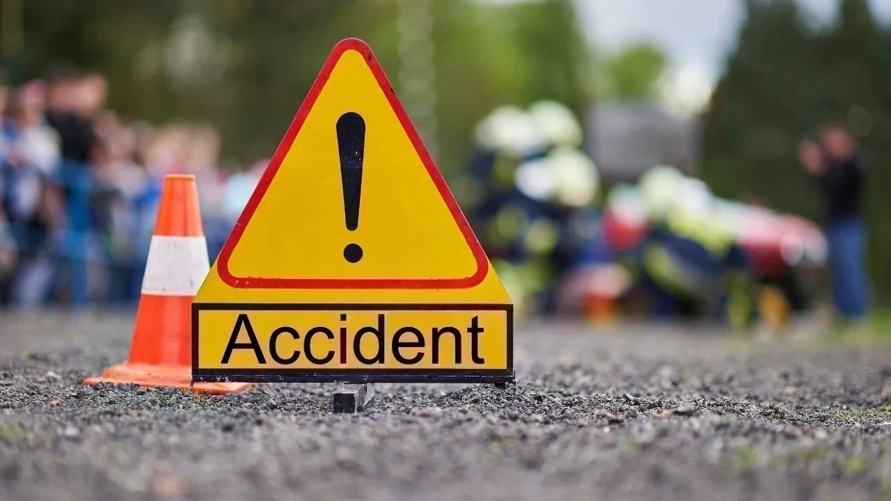 Bathinda Road Accident: ਅਮਰਨਾਥ ਯਾਤਰੀਆਂ ਨਾਲ ਵਾਪਰਿਆ ਭਿਆਨਕ ਸੜਕ ਹਾਦਸਾ, 4 ਸ਼ਰਧਾਲੂਆਂ ਦੀ ਮੌਤ, 8 ਗੰਭੀਰ ਜ਼ਖ਼ਮੀ